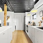 Amazing In With Jacuzzi - G11301 Nordenbro Vesteregn