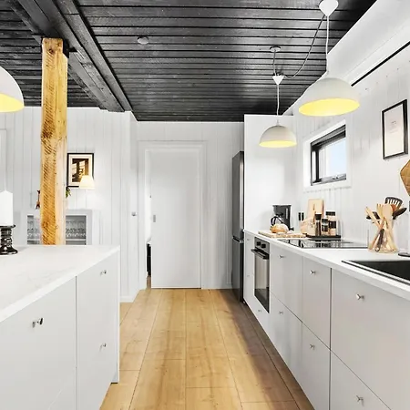 Amazing In With Jacuzzi - G11301 Nordenbro Vesteregn