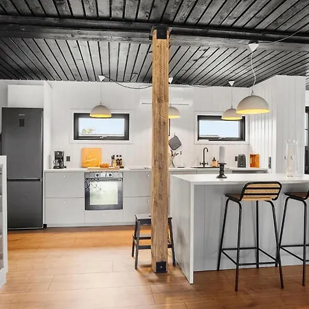 Amazing In With Jacuzzi - G11301 Nordenbro Vesteregn